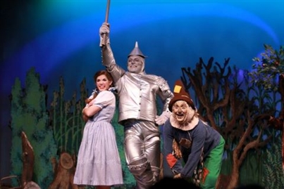 Dutch Apple Dinner Theatre: Wizard of Oz