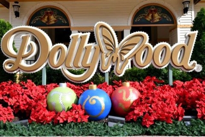 Holly Dolly Christmas Featuring Dollywood