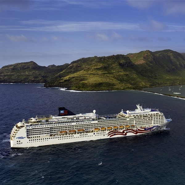 Hawaii 4 Island Cruise - NCL Pride of America | Eyre Tours