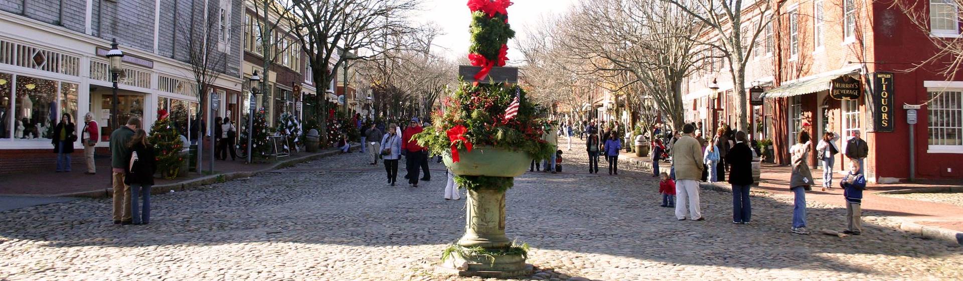 Nantucket Stroll - A Cape Cod Holiday